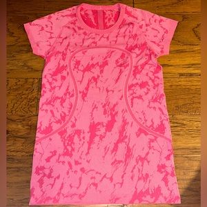 lululemon Swiftly Relaxed Short Sleeve